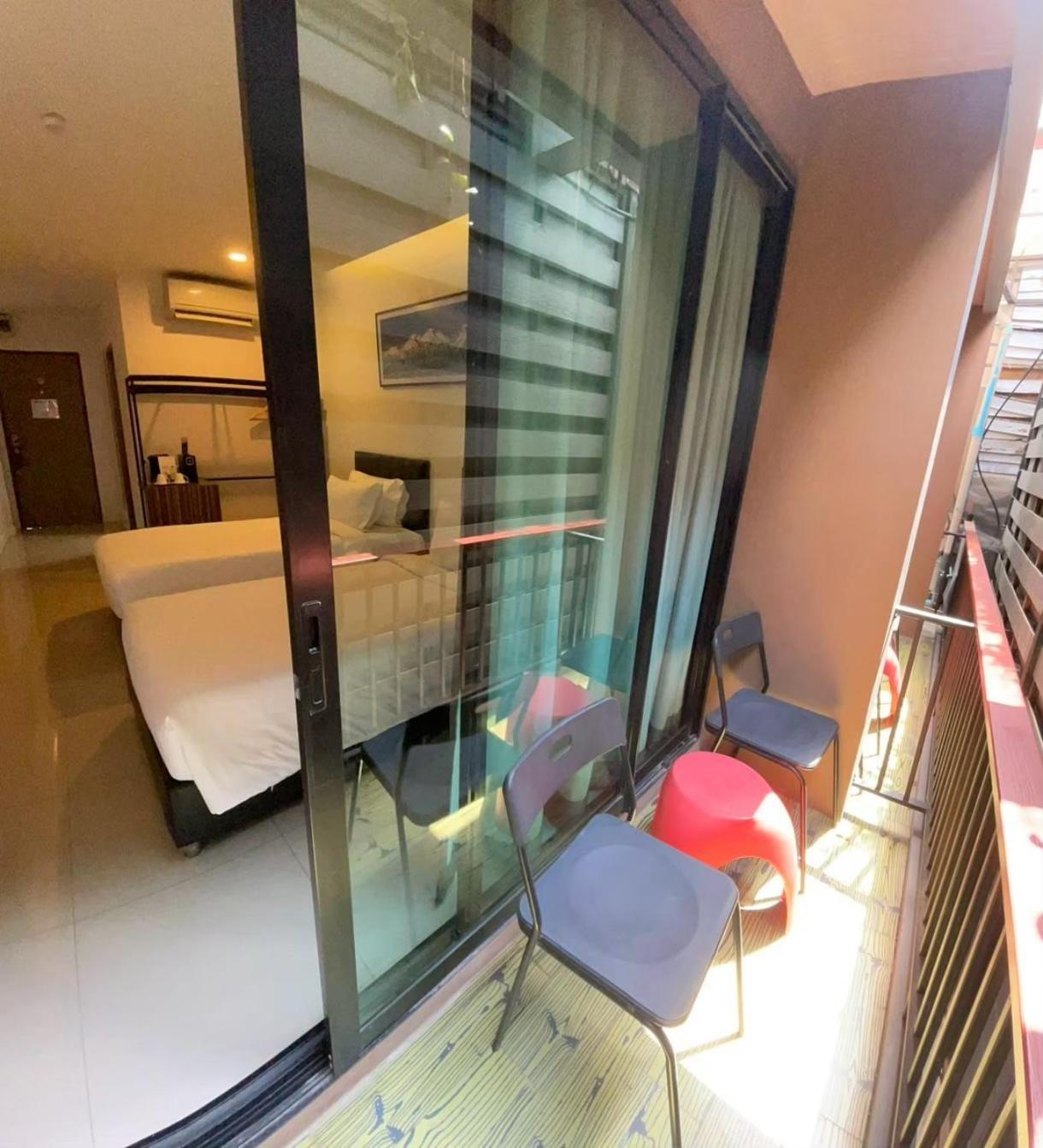 Red Door Samsen Hotel, 3* Bangkok